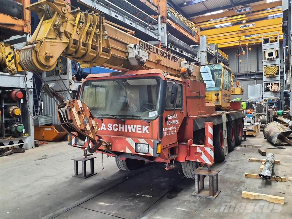 Liebherr LTM 1050 オールテレーンクレーン