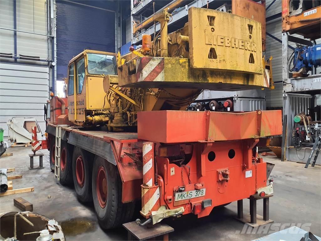 Liebherr LTM 1050 オールテレーンクレーン