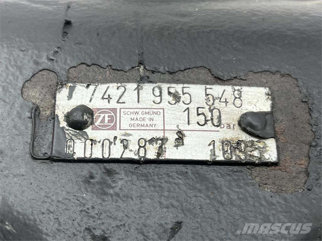 Steering box クレーン部品と設備