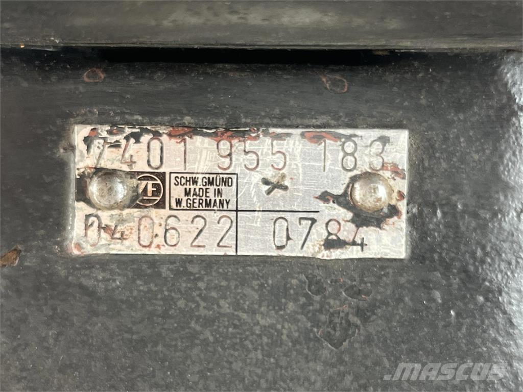 ZF Steering Box クレーン部品と設備