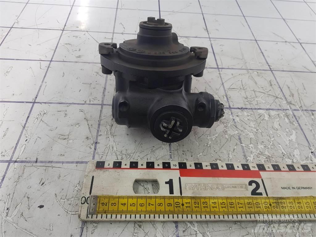 ZF steering pump クレーン部品と設備