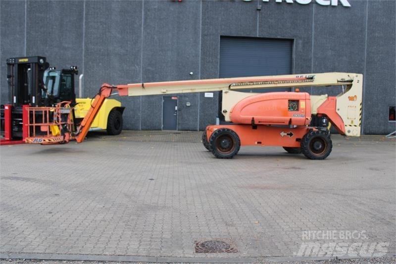 JLG 800AJ ブームリフト　屈伸型