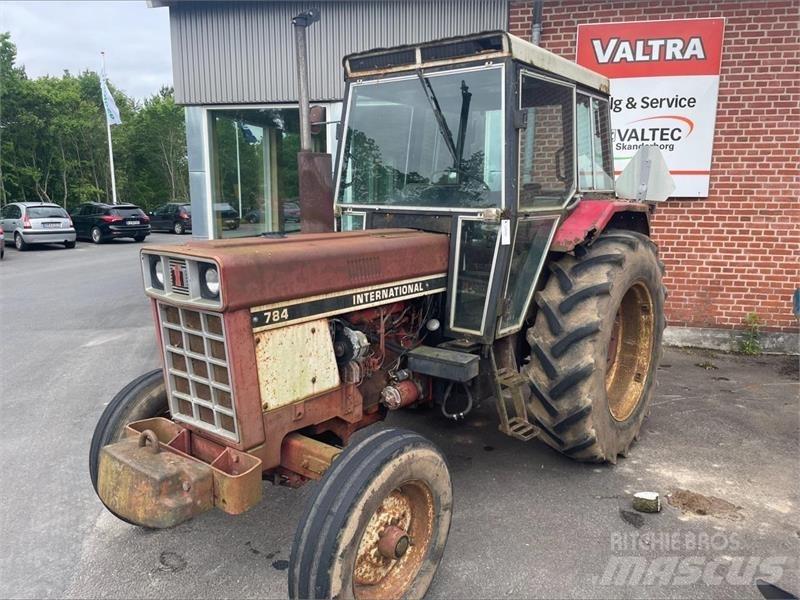 IH 784 トラクター