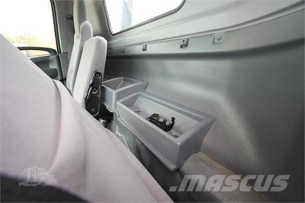 Isuzu NRR レッカー車