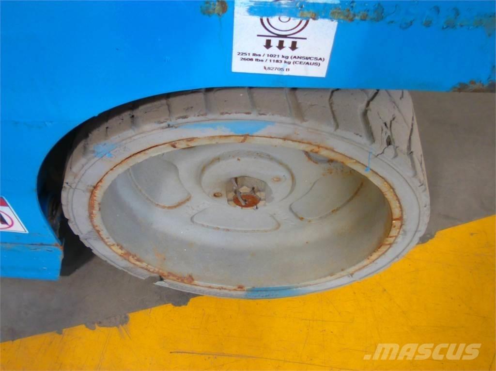 Genie GS3246 シザースリフト