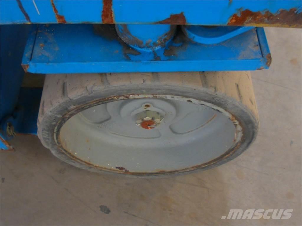 Genie GS3246 シザースリフト
