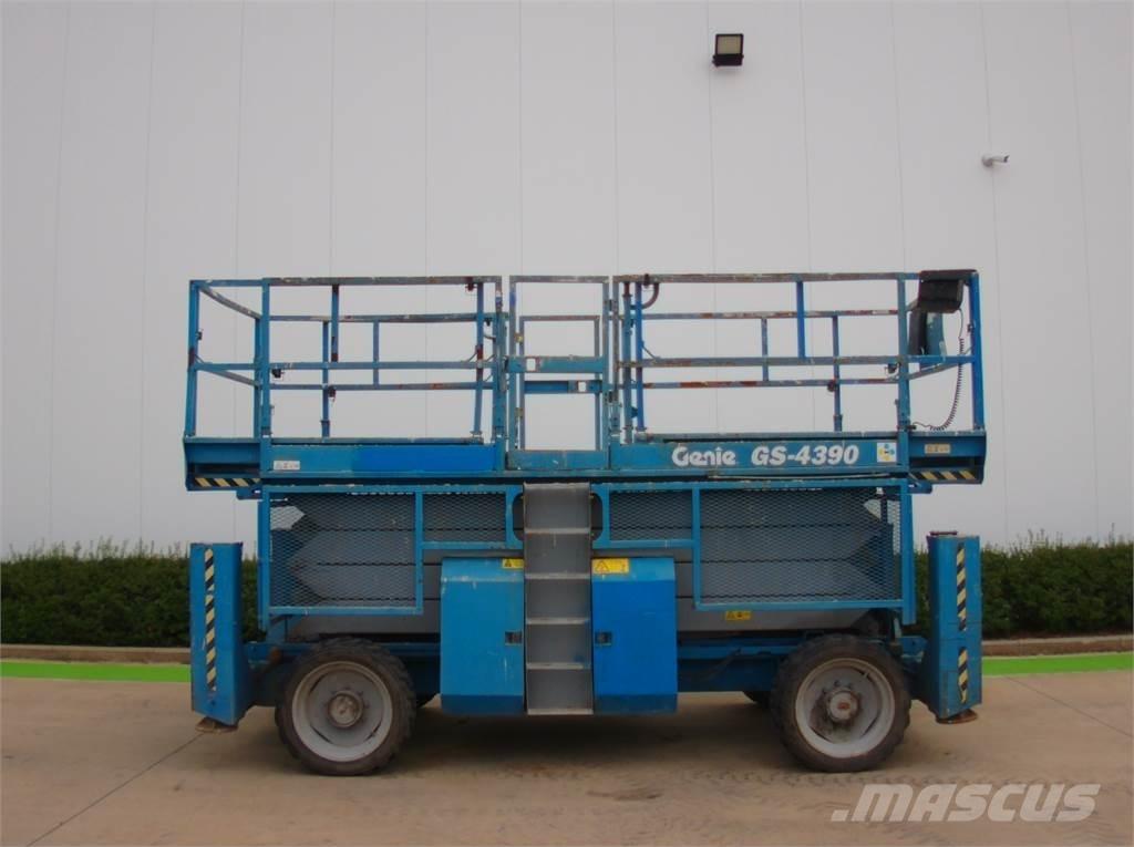 Genie GS4390RT シザースリフト