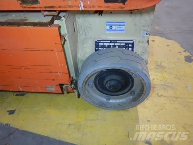 JLG 1230ES 垂直昇降型リフト