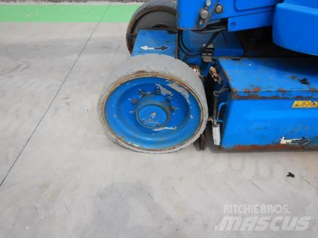 JLG E300AJP ブームリフト　屈伸型