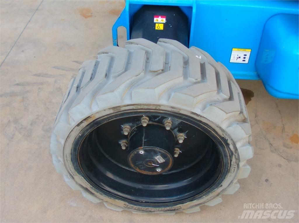 Niftylift HR28 ブームリフト　屈伸型