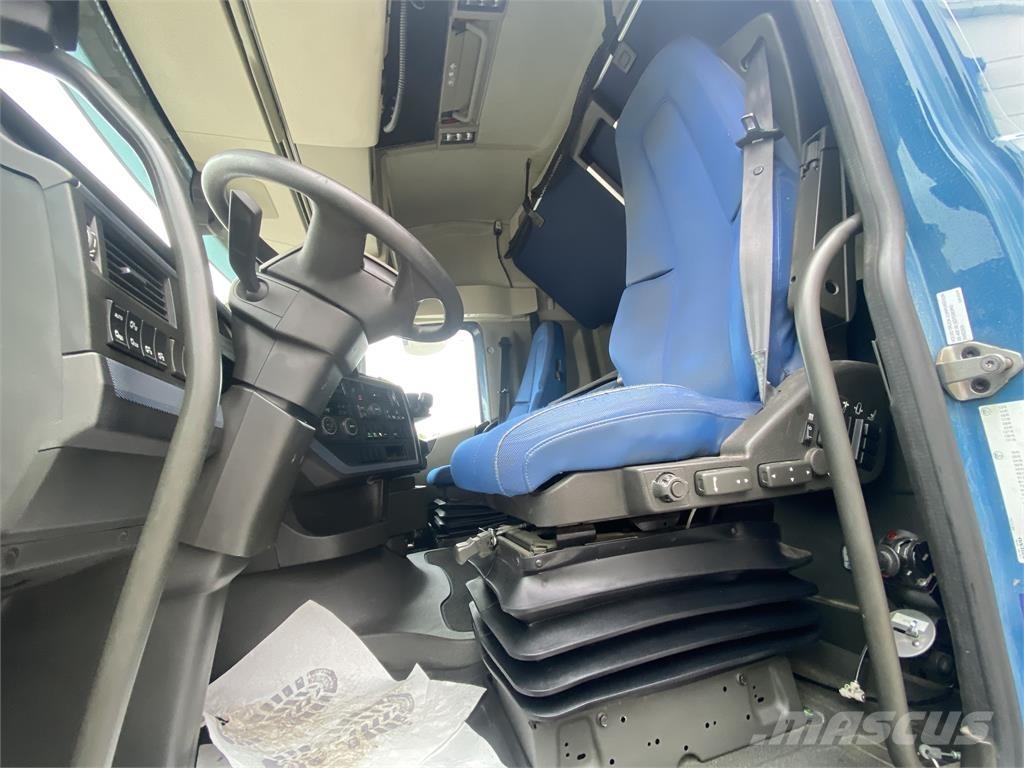 Volvo FH 6x4 中古トラクターヘッド | トレーラーヘッド