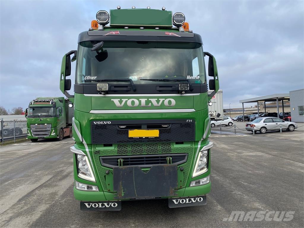 Volvo FH 8x4 クレーントラック、ユニック車