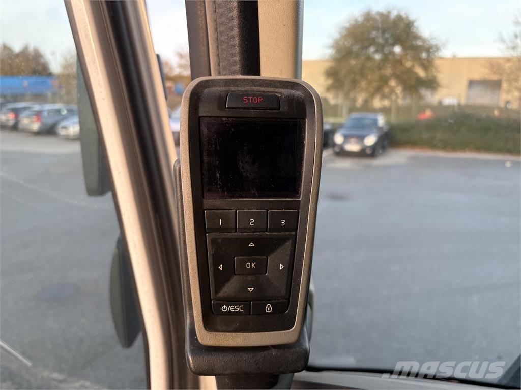 Volvo FMX 500 クレーントラック、ユニック車