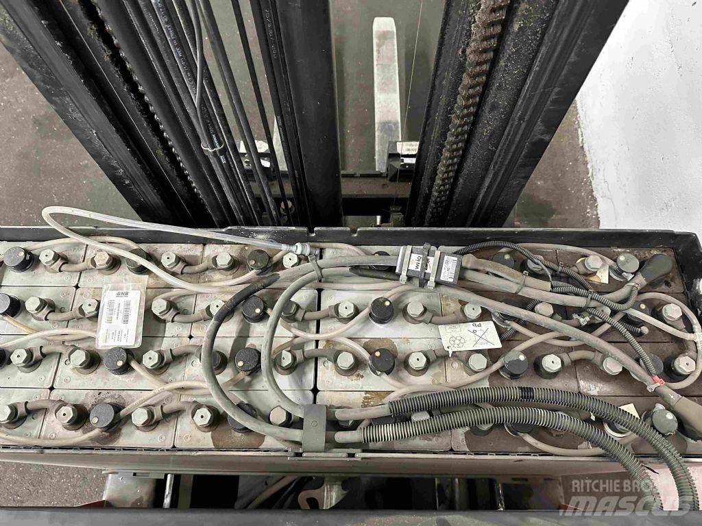 BT RRE 140 - TRIPLEX 9 m リーチフォークリフト
