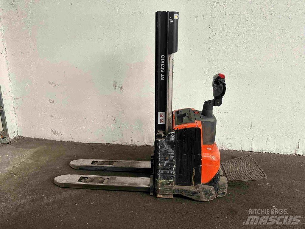 BT SWE 100 ウォーキンフォークリフト