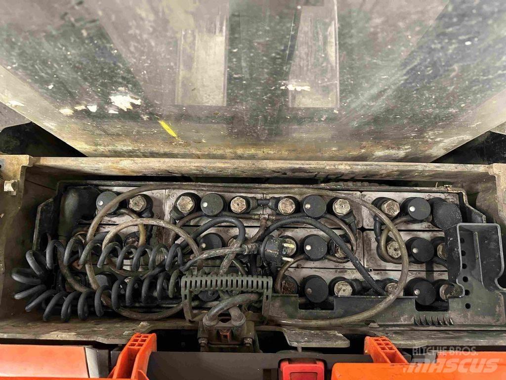 BT SWE 100 ウォーキンフォークリフト