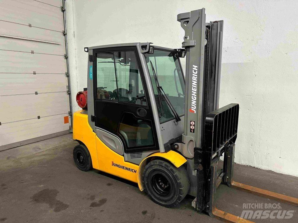 Jungheinrich TFG 430s LPGフォークリフト