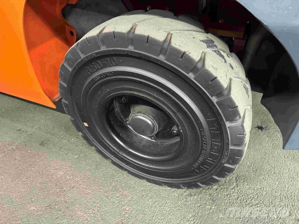 Toyota 02-8FGF30 LPGフォークリフト