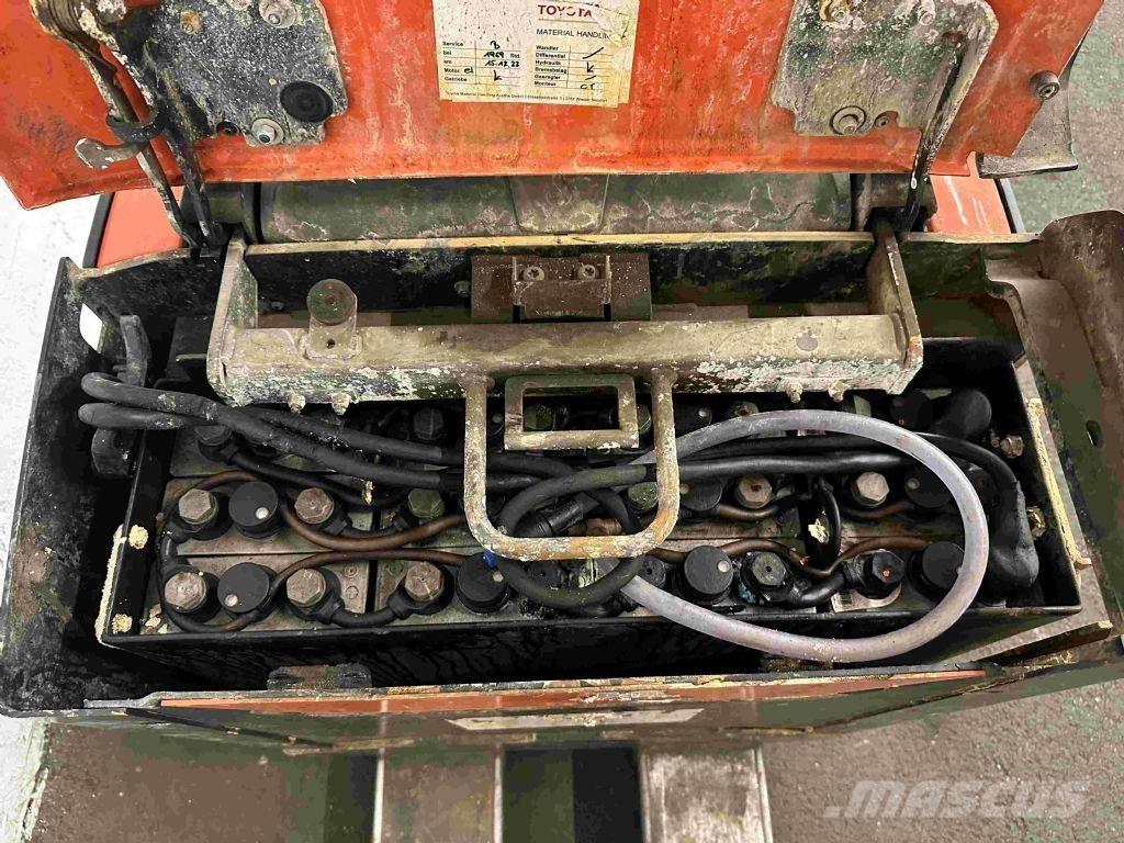Toyota LPE 200 ローリフト