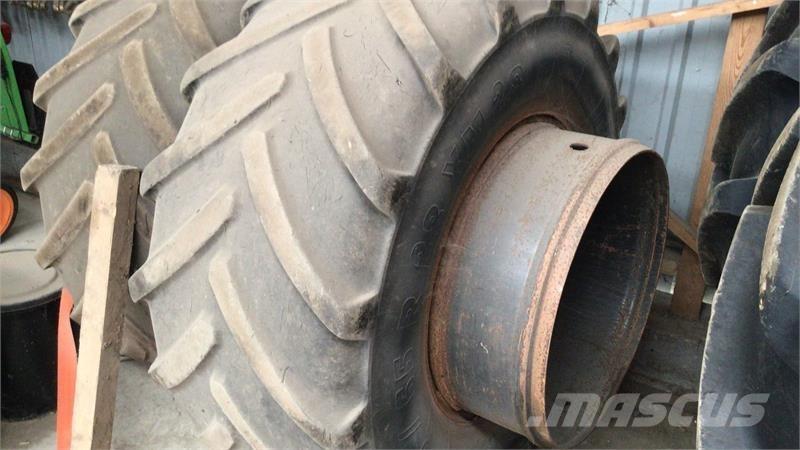  - - - タイヤ、ホイル、リム