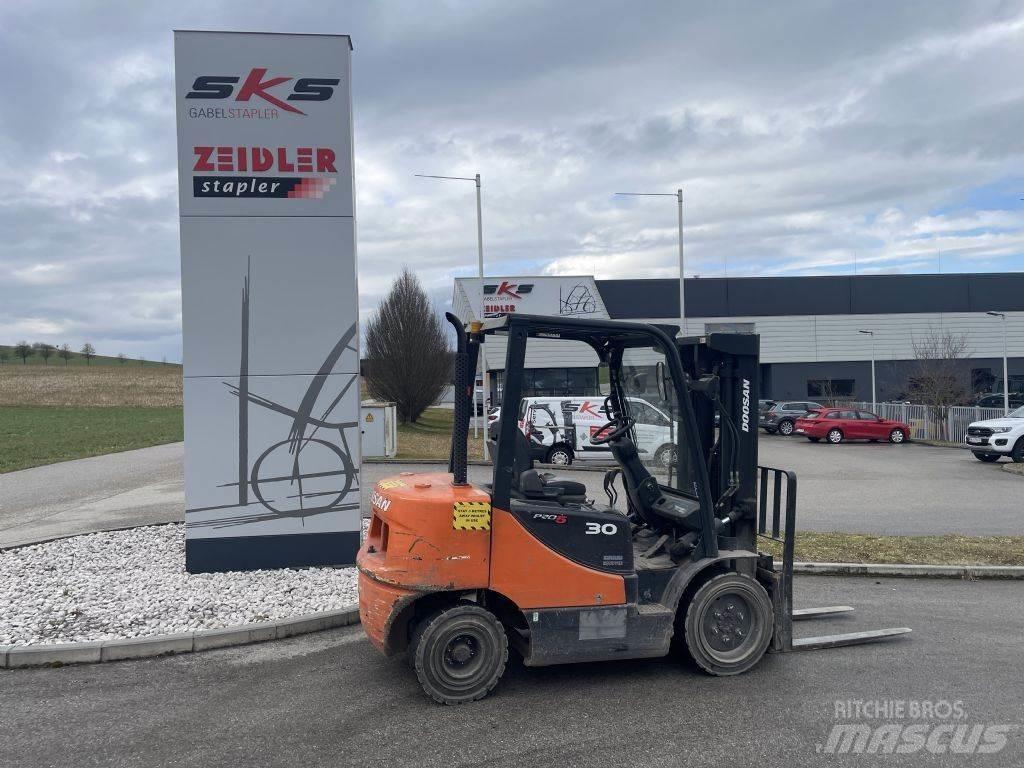 Doosan D30S-5 ディーゼル・軽油