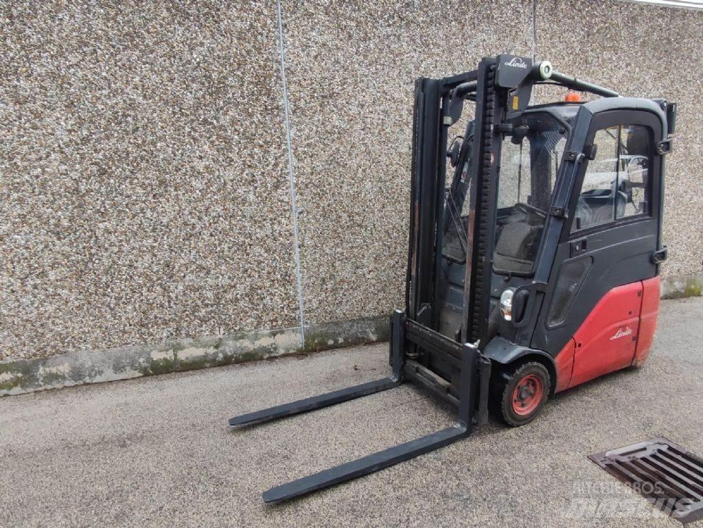 Linde E15-01 バッテリーフォークリフト