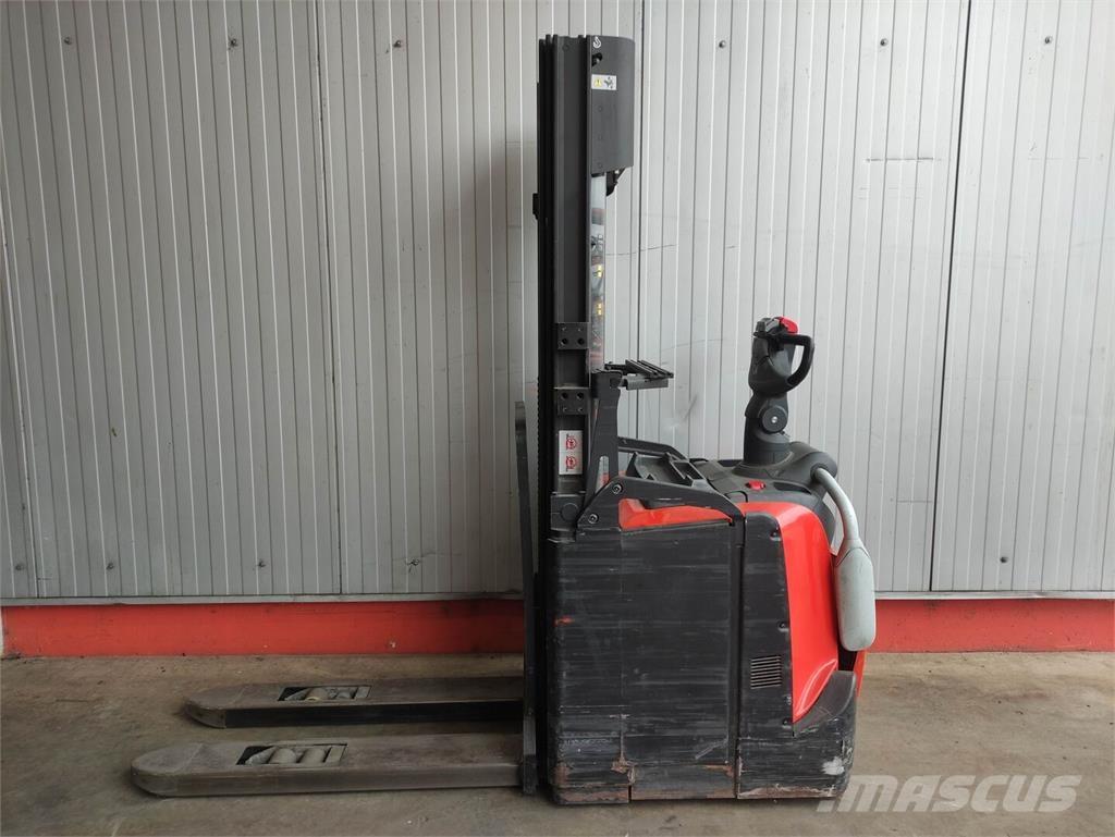 BT SPE 120 ウォーキンフォークリフト