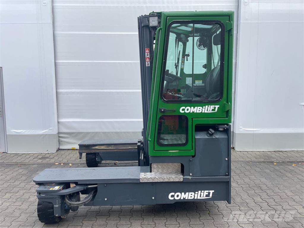 Combilift C4000 サイドローダー