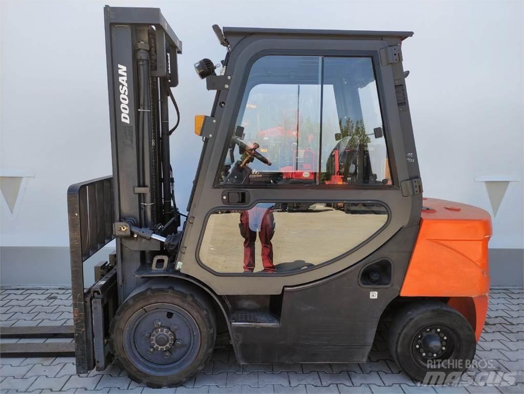 Doosan D30 GP ディーゼル・軽油