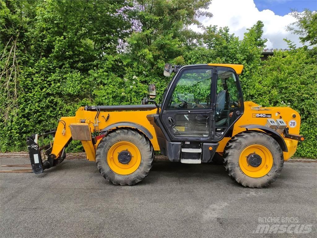 JCB 540V140 Hi Viz テレスコーピックハンドラー