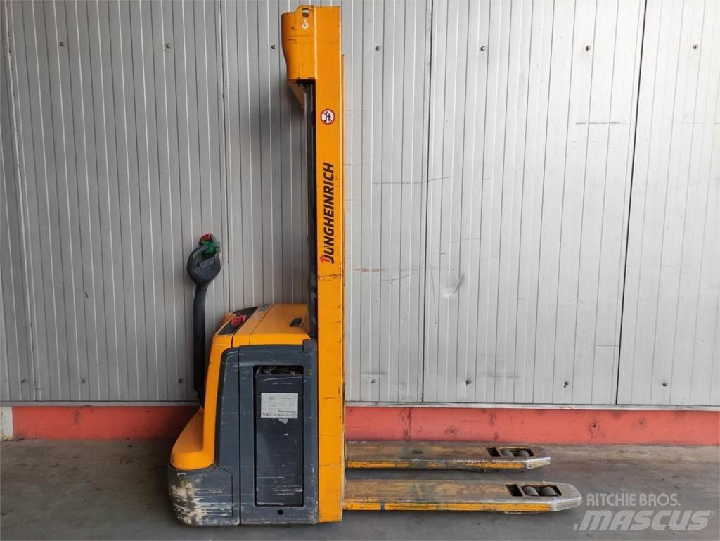 Jungheinrich EJC 212 Z ウォーキンフォークリフト