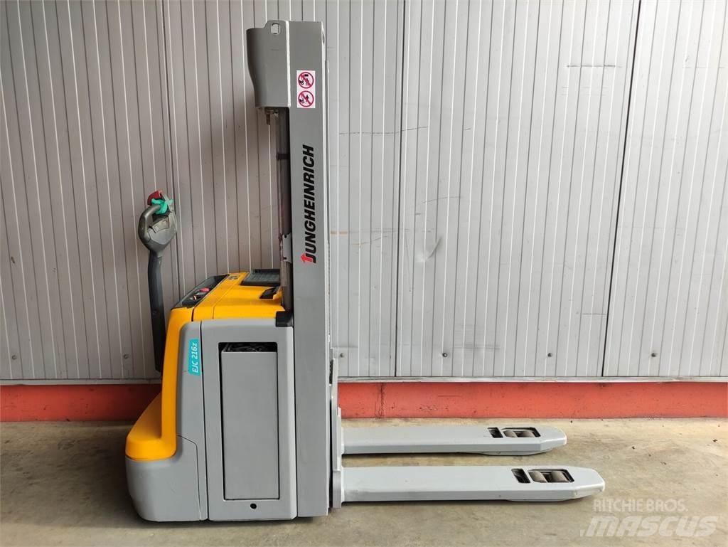 Jungheinrich EJC216z ウォーキンフォークリフト