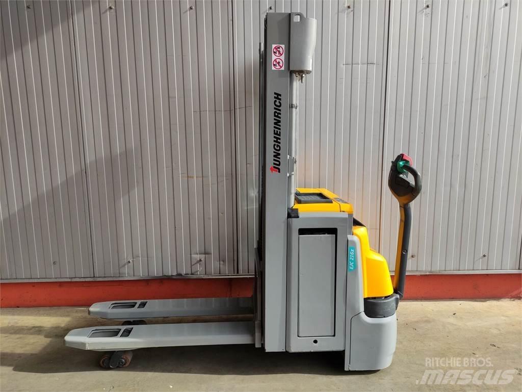 Jungheinrich EJC216z ウォーキンフォークリフト