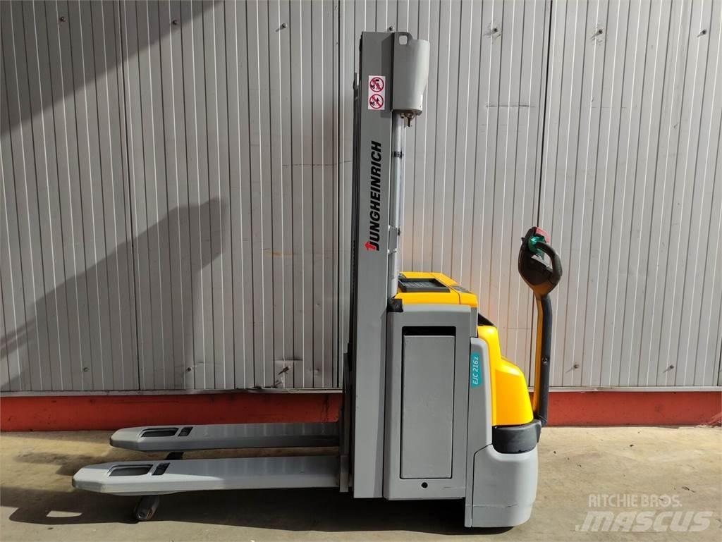 Jungheinrich EJC216z ウォーキンフォークリフト