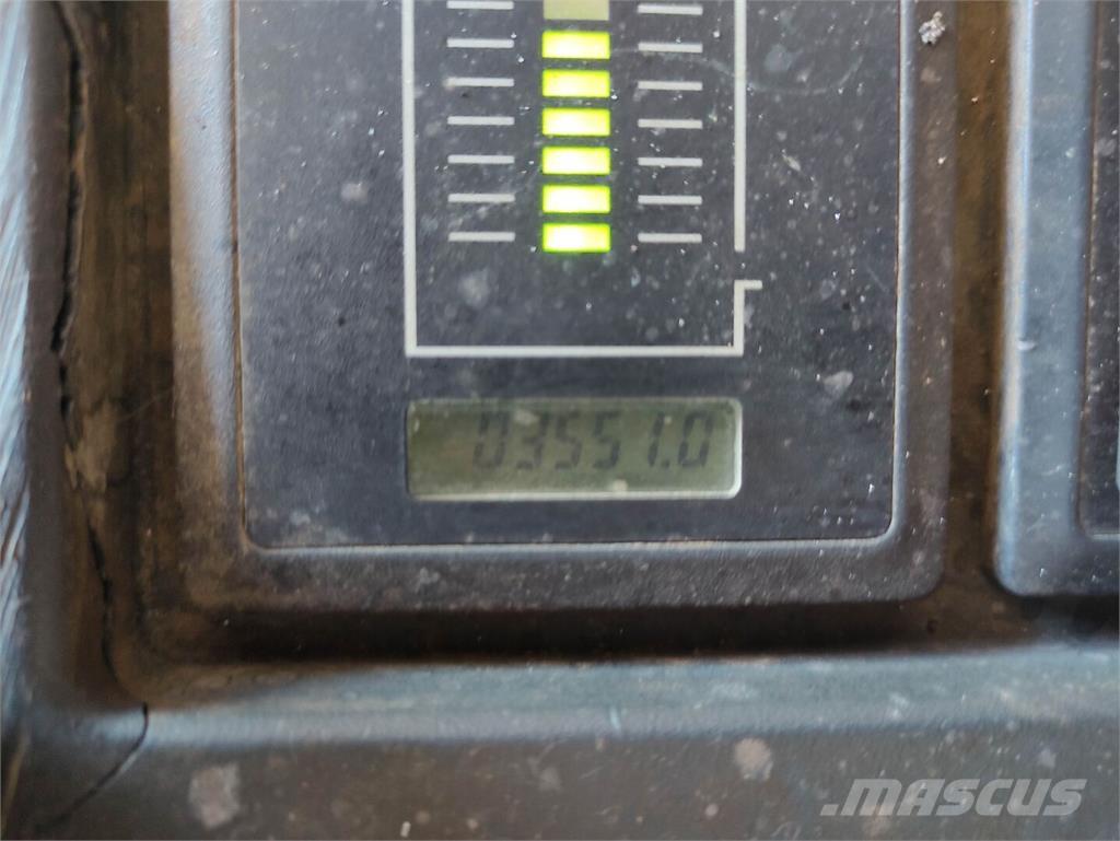 Jungheinrich ERE 120 ローリフト