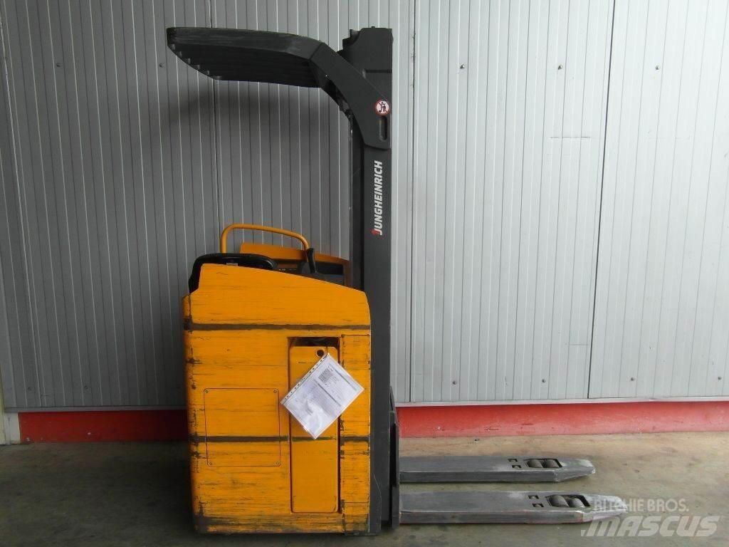 Jungheinrich ESC216-Z 自走式スタッカー