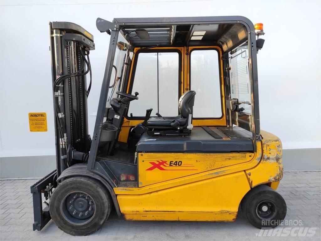 Om-Pimespo XE40 バッテリーフォークリフト