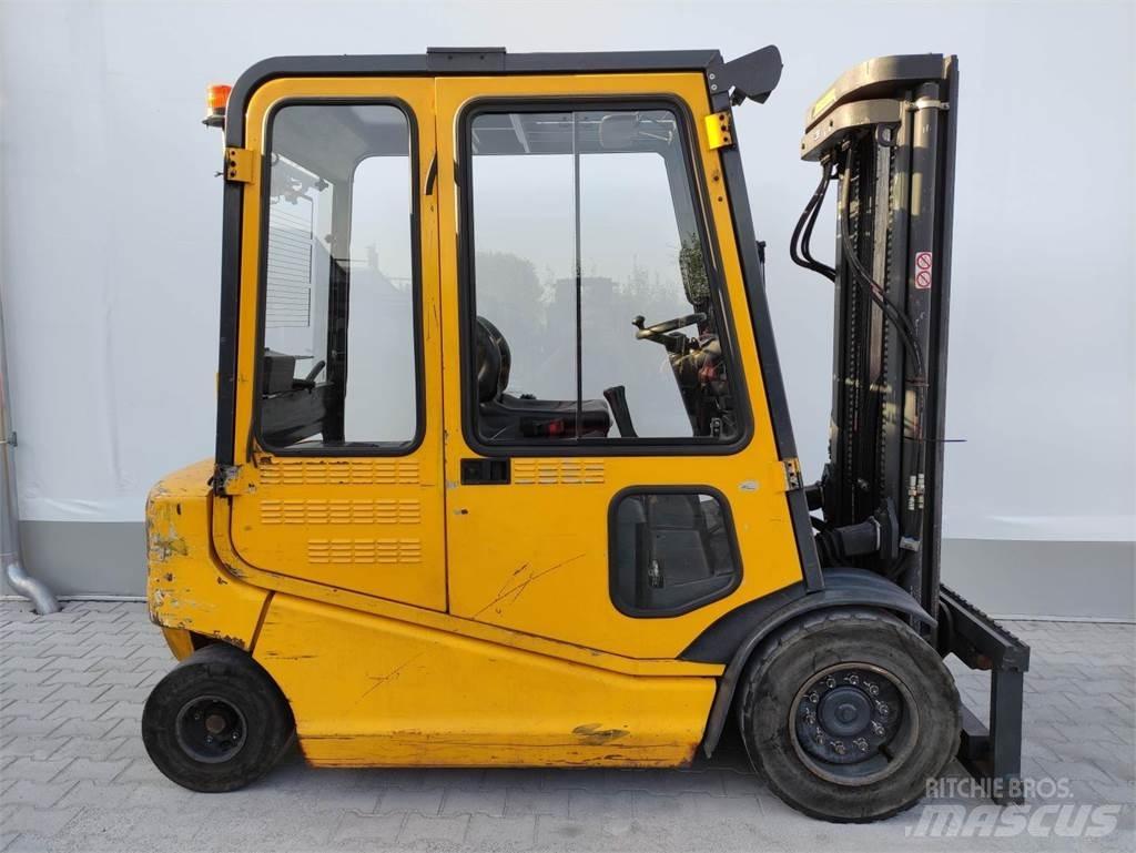 Om-Pimespo XE40 バッテリーフォークリフト