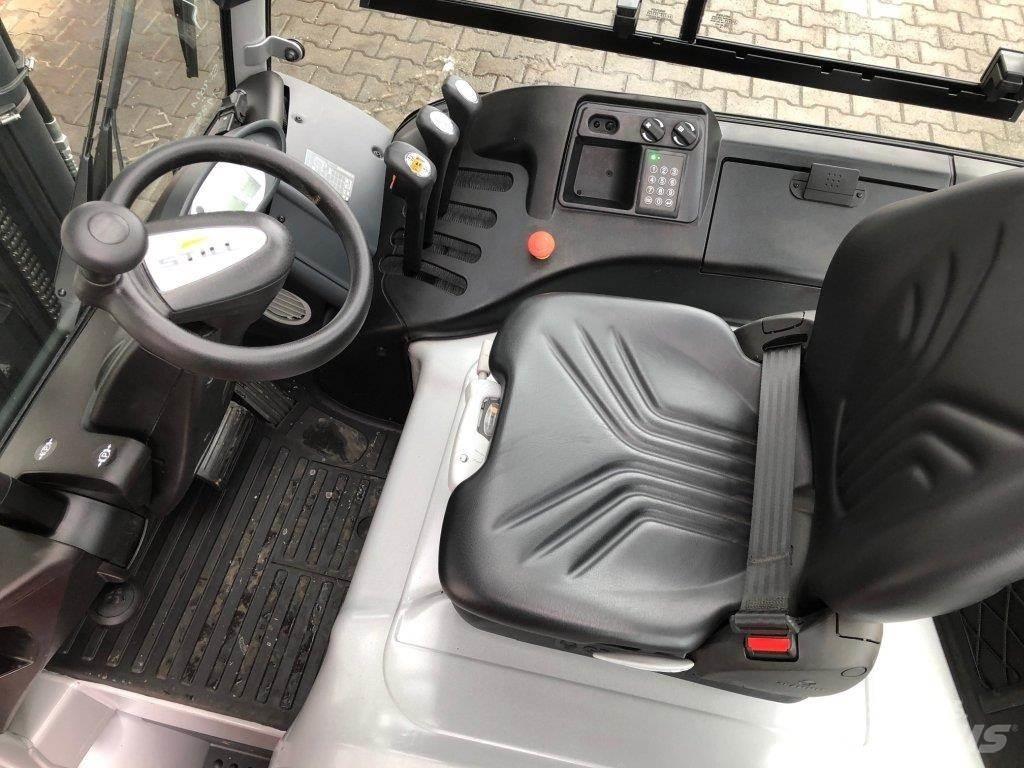 Still RX60-30 バッテリーフォークリフト
