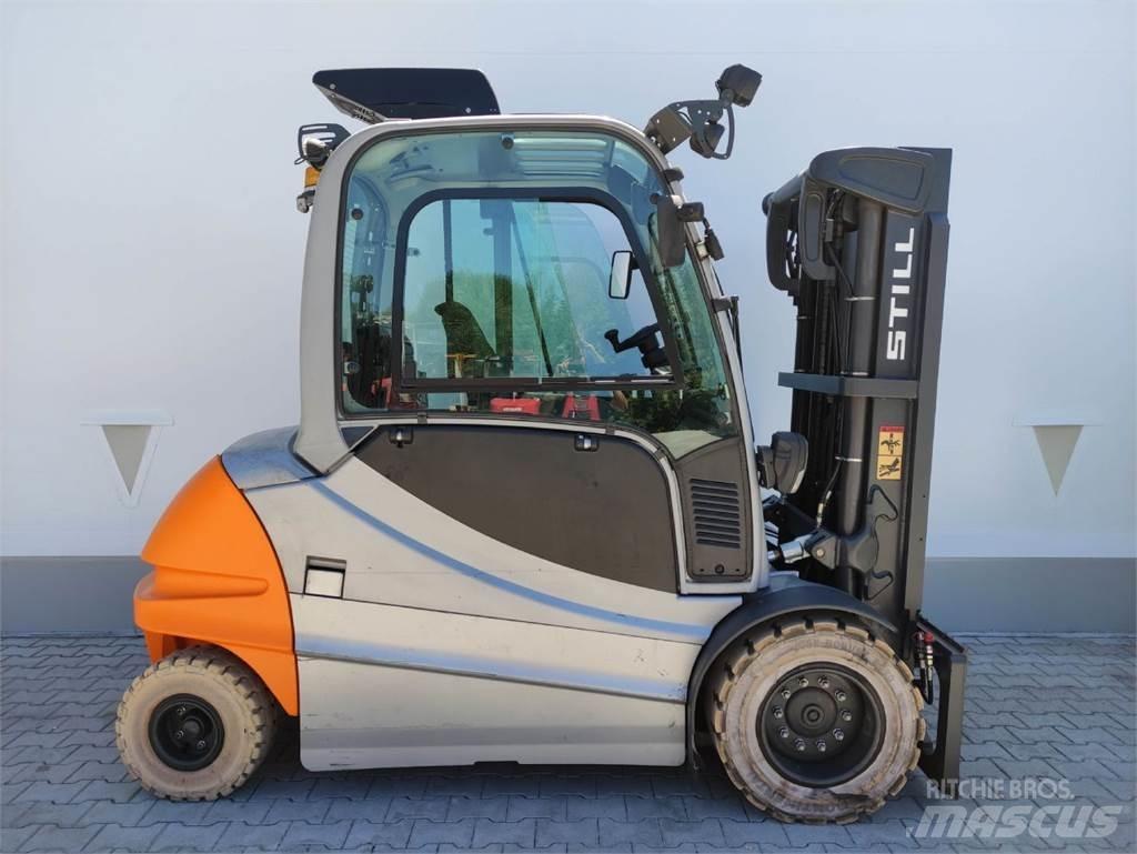Still RX60-50/600 バッテリーフォークリフト