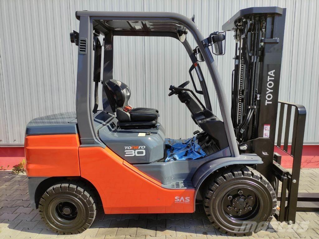Toyota 52-8FDF30 ディーゼル・軽油