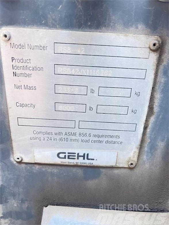 Gehl RS8-42 テレスコーピックハンドラー