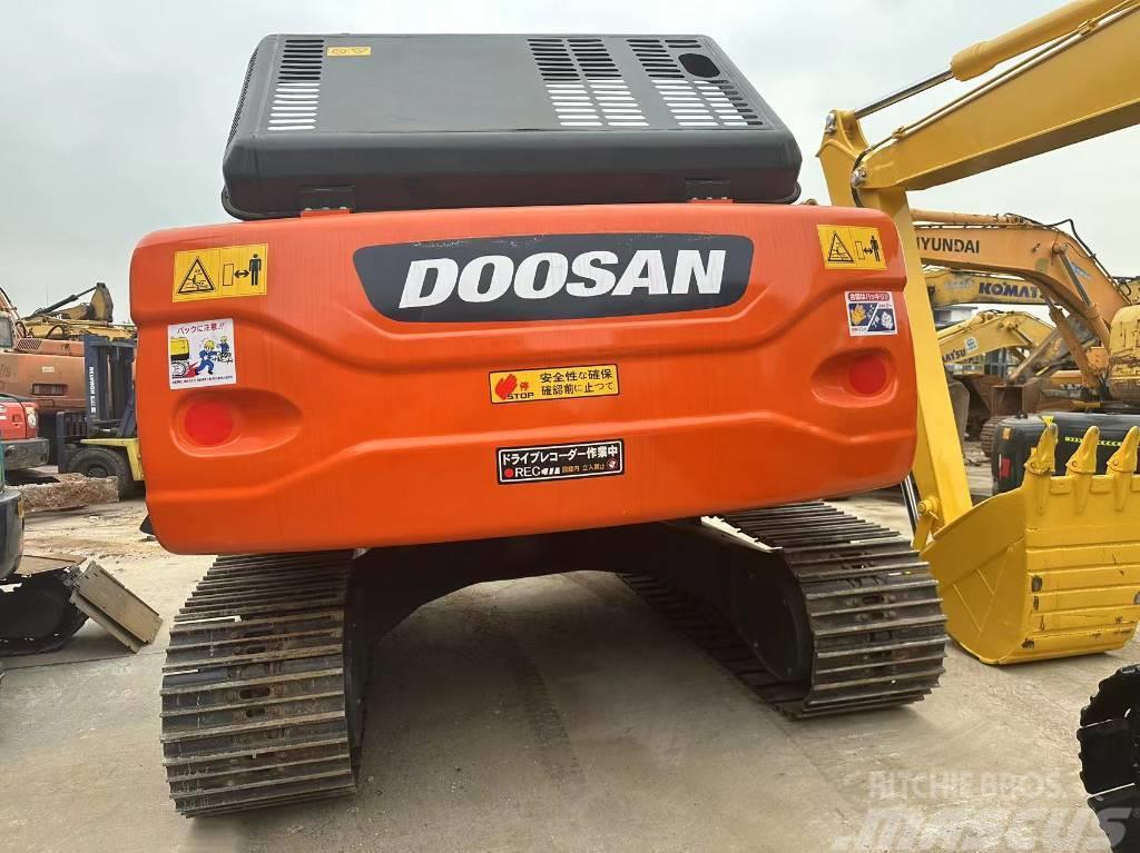 Doosan 225LC-9C 大型油圧ショベル12t以上（パワーショベル・ユンボ）