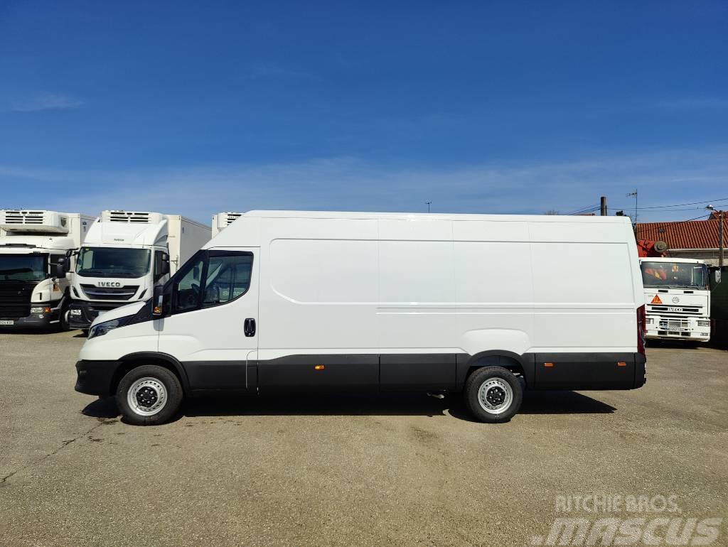 Iveco DAILY 35S16 パネルバン
