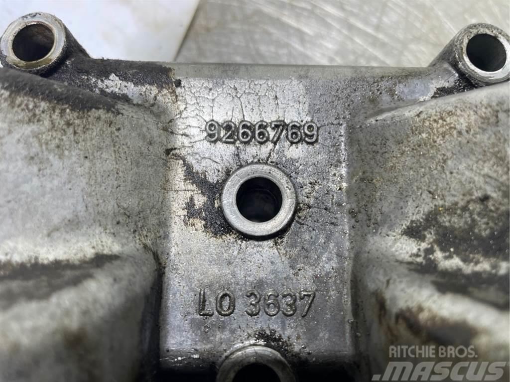 Liebherr L544-9266769-Oil filter bracket/Oelfilterkonsole エンジン