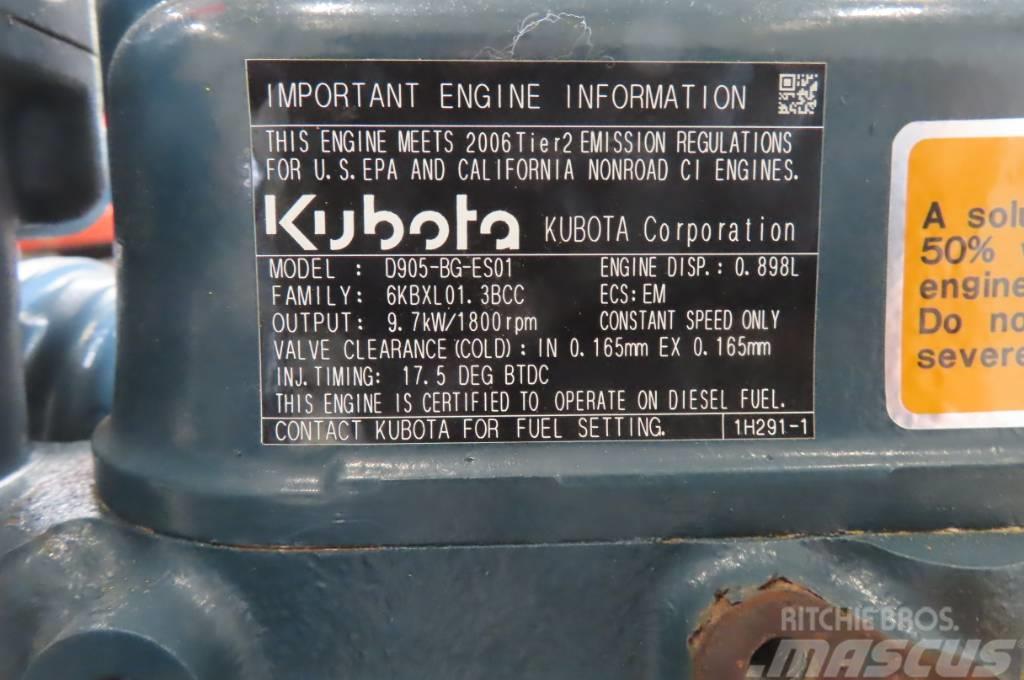 Kubota D905 エンジン