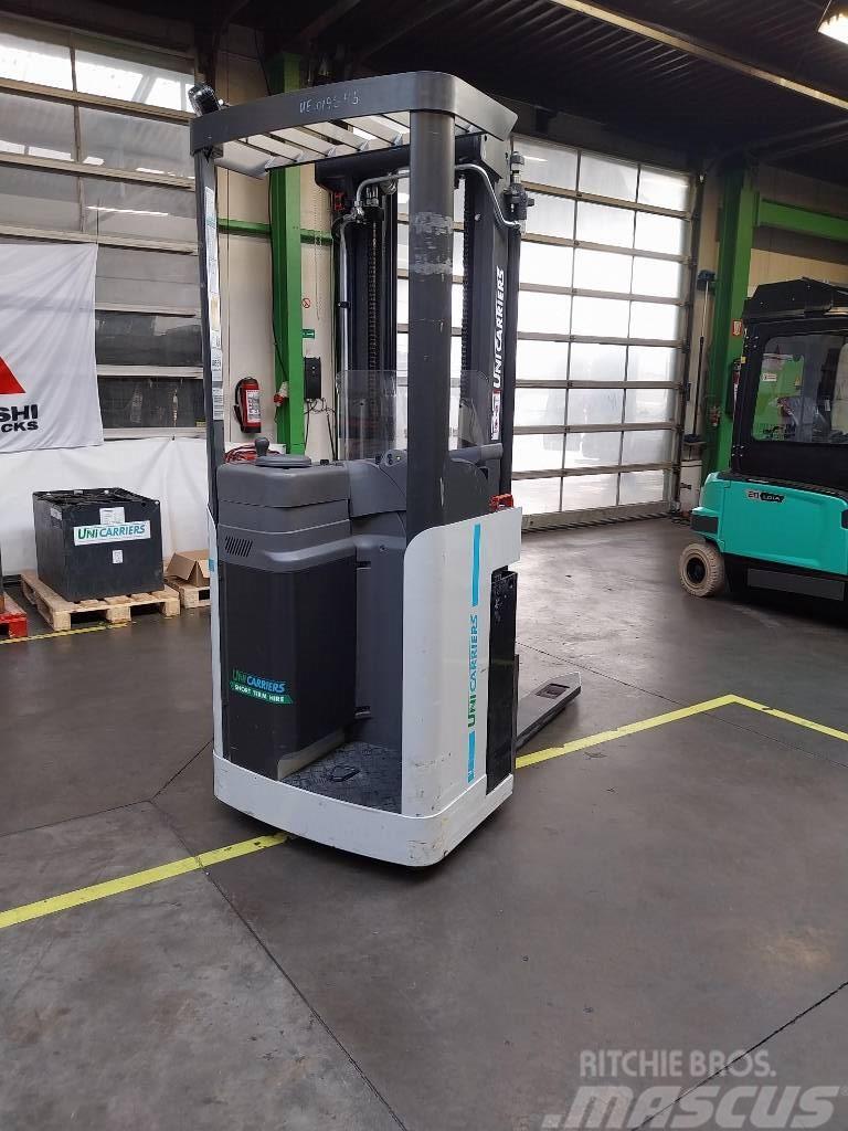 UniCarriers AJN160DTFV540 自走式スタッカー