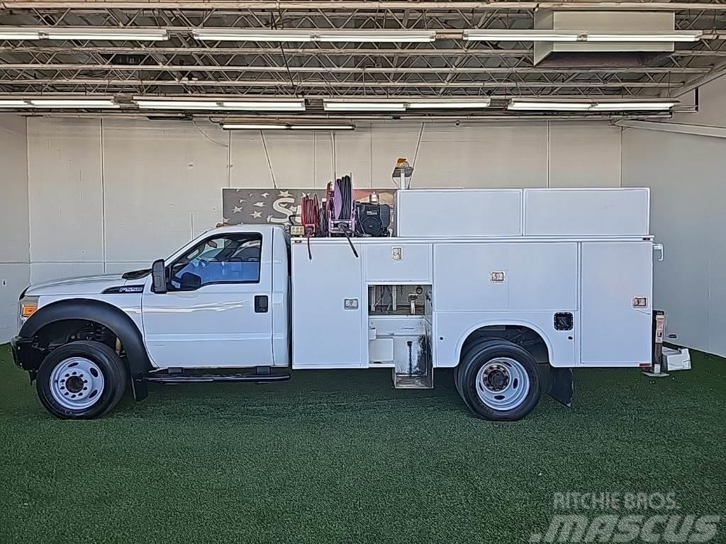 Ford F-550 Chassis ピックアップ／ドロップサイド