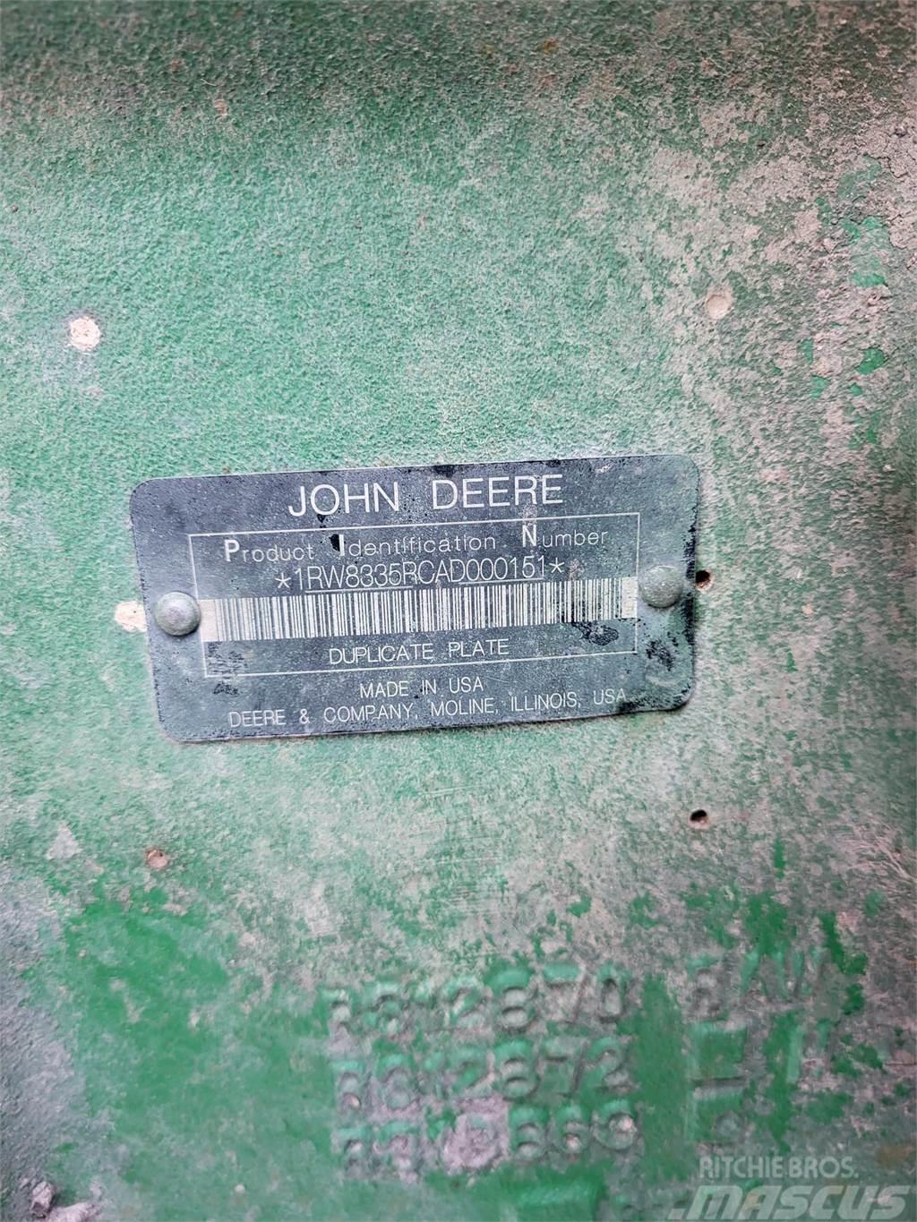 John Deere 8335R トラクター