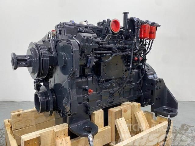 Komatsu SAA6D114E-3 エンジン